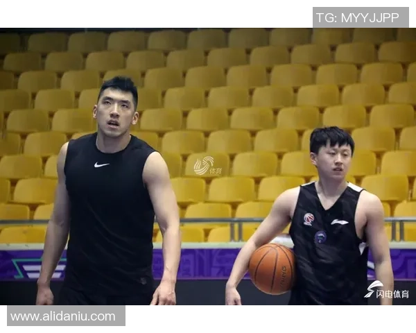 刘铮的篮球梦想与奋斗历程:从青涩少年到职业球员的蜕变之路 刘铮的篮球梦想与奋斗历程:从青涩少年到职业球员的蜕变之路