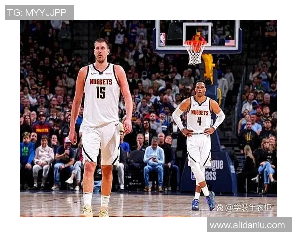 勇士与快船激战NBA15赛季经典对决回顾与精彩瞬间分析