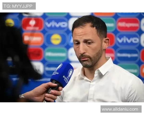 库尔图瓦：从守门员到传奇的足球之路与心路历程