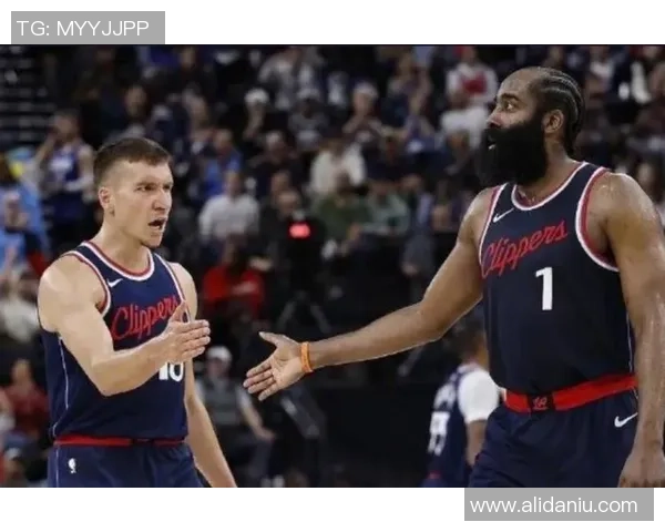 快船与勇士激战全场精彩录像回顾与赛后分析