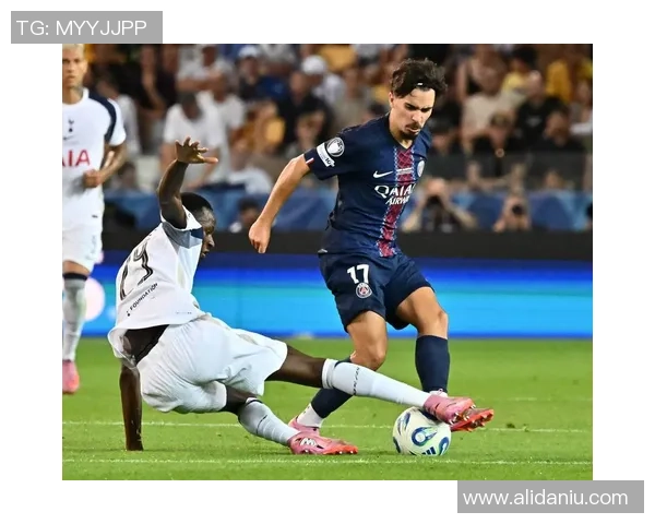 热刺与巴黎圣日耳曼激战在即谁能在欧冠赛场笑到最后